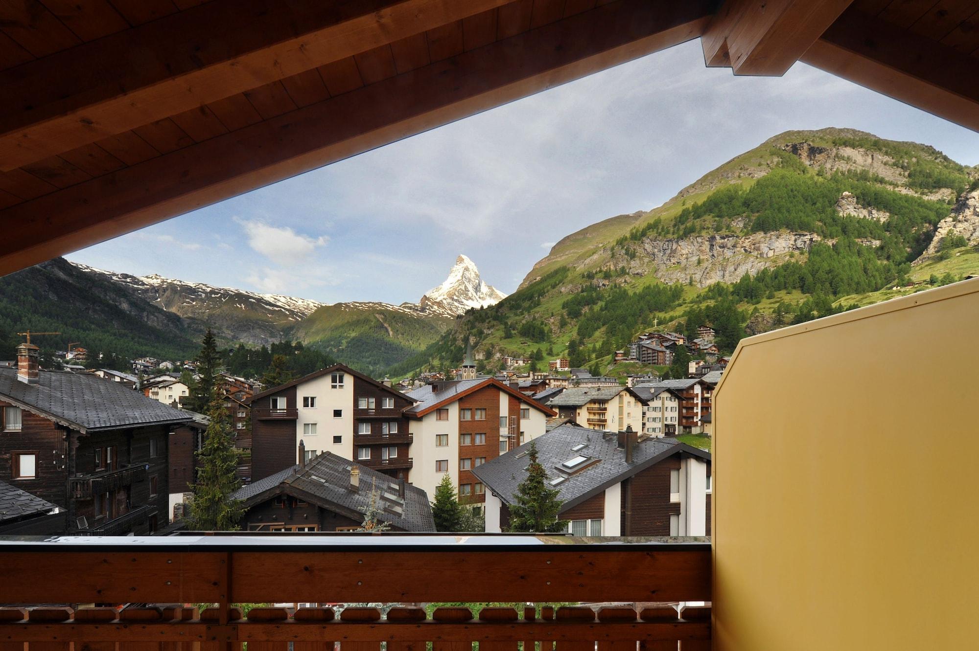 Alpine Hotel Perren Zermatt Buitenkant foto