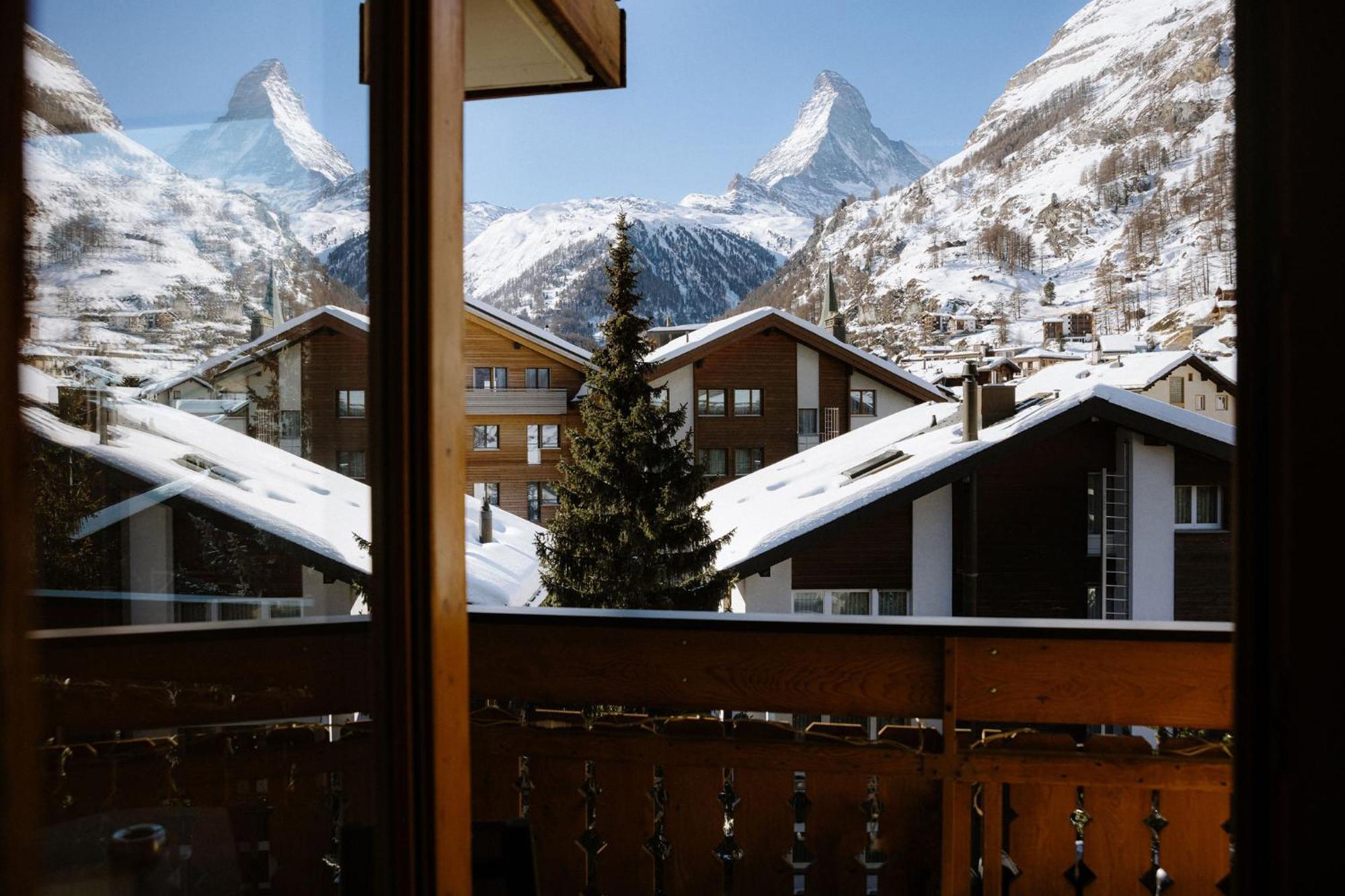 Alpine Hotel Perren Zermatt Buitenkant foto